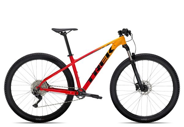 Trek Marlin 7 2022 | 29 Zoll | marigold to radioactive red fade | 18.5 Zoll Radgröße